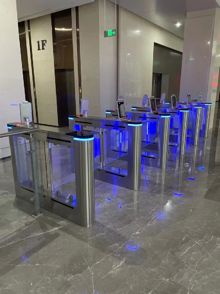 广东省广州市人行通道